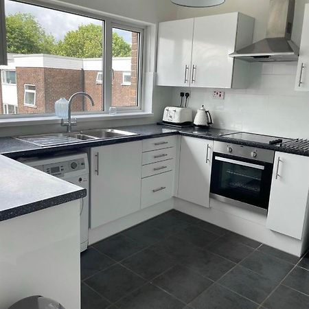 Cozy Flat 15 Mins From City Centre With Parking Cardiff Exterior photo